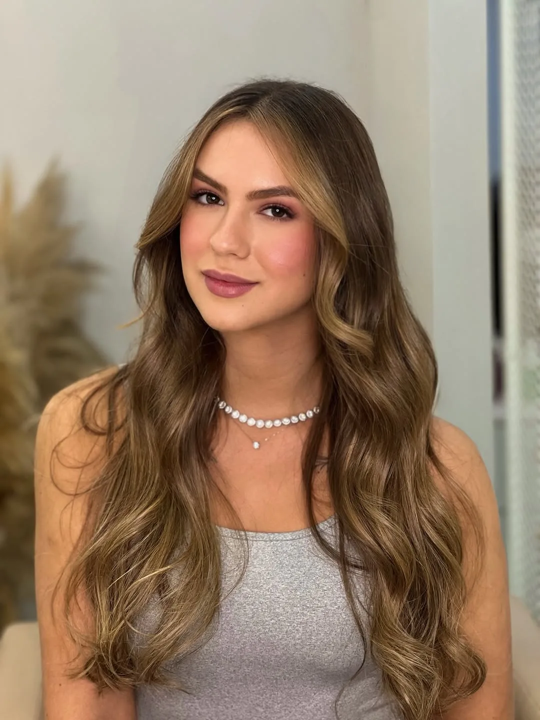 Cabelo longo com mechas honey brunette